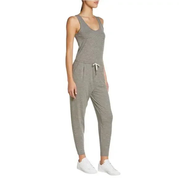 Vuori Jogger Women’s Medium Gray Romper Athleisure Yoga Travel Lounge Minimalist - Picture 3 of 16